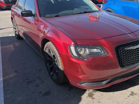 Used 2019 Chrysler 300 Touring w/ Sport Appearance Package image 3