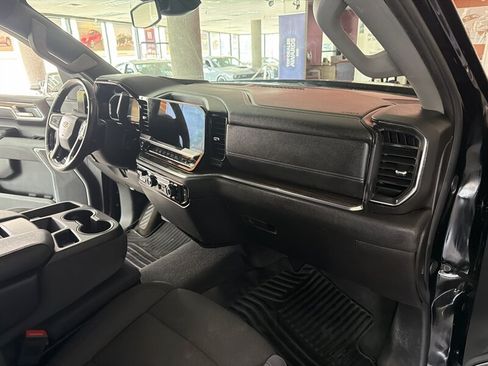 Used 2025 Chevrolet Silverado 1500 LT RWD image 22