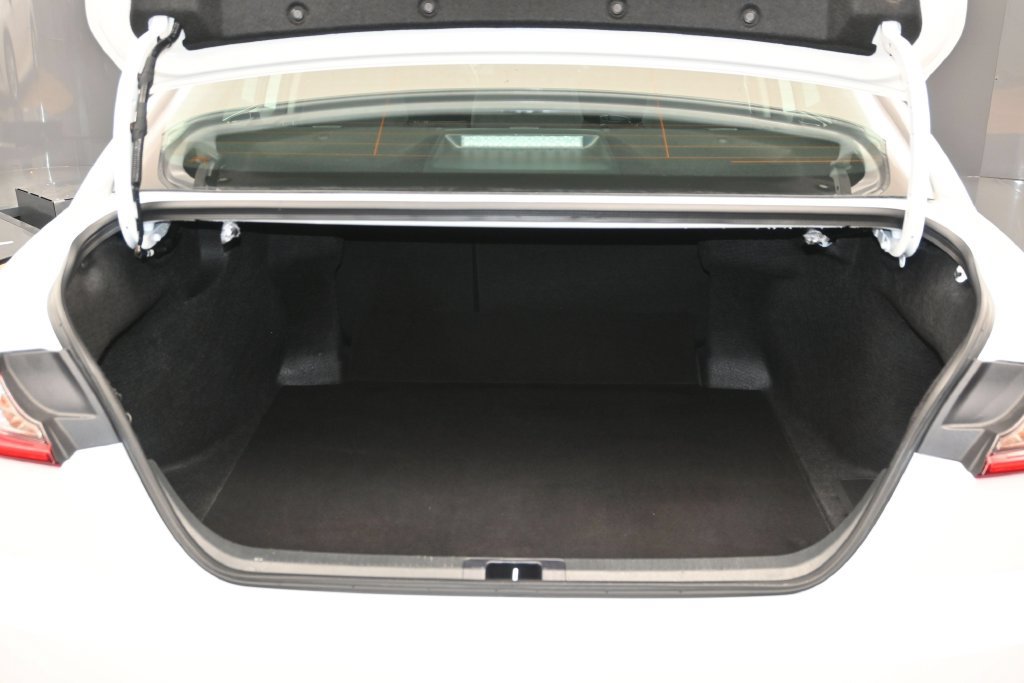 Used 2025 Toyota Camry LE FWD image 33