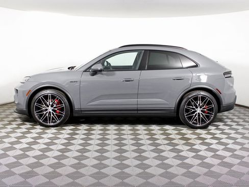 Certified 2025 Porsche Macan 4S Electric image 2