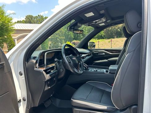 Used 2021 Cadillac Escalade Premium Luxury AWD/4WD image 41