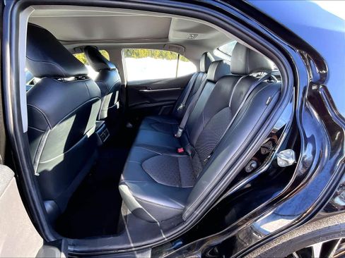 Used 2020 Toyota Camry XSE image 15