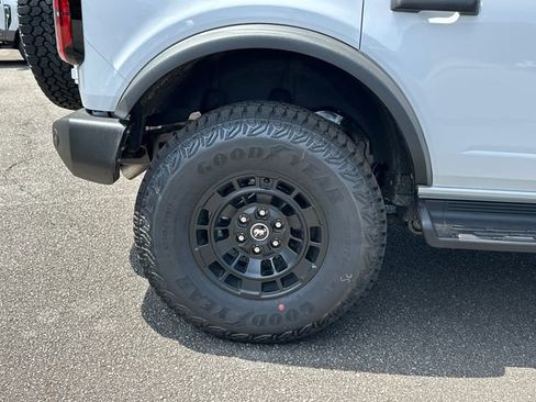 New 2026 Ford Bronco Outer Banks w/ Sasquatch Package AWD/4WD image 17