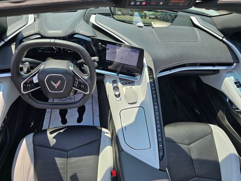 Used 2023 Chevrolet Corvette Stingray Preferred Cpe w/ Body-Color Dual Roof Package RWD image 3