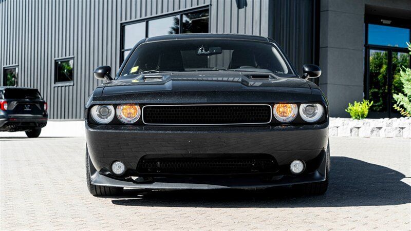 Used 2014 Dodge Challenger SRT8 w/ Harman/Kardon Audio Group RWD image 4