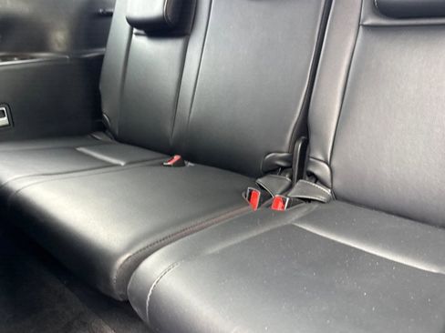 Used 2018 Toyota Highlander Limited w/ Carpet Mat Package (TMS) image 36