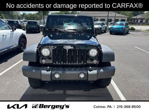 Used 2017 Jeep Wrangler Sport w/ Quick Order Package 23S AWD/4WD image 2