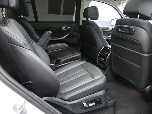 Used 2020 BMW X7 xDrive40i w/ Premium Package AWD/4WD image 27