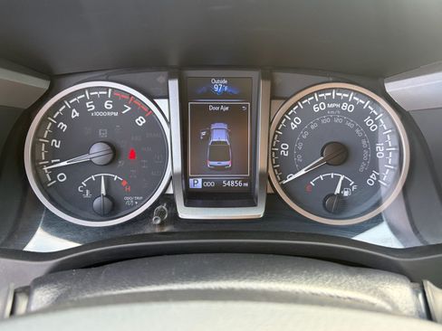 Used 2020 Toyota Tacoma SR5 RWD image 19
