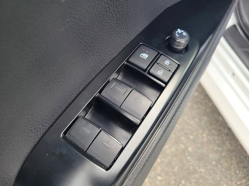 Used 2026 Toyota Camry LE w/ Convenience Package image 10