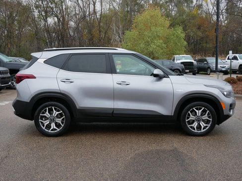 Used 2021 Kia Seltos EX image 10