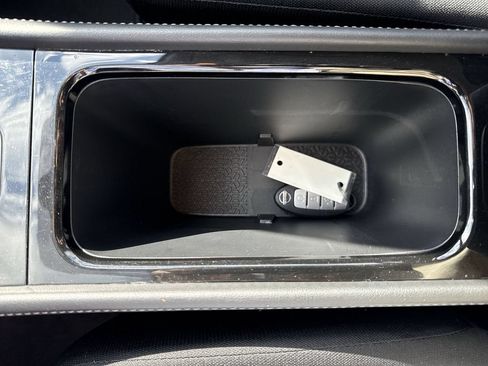 Used 2021 Nissan Kicks SR w/ Exterior Package FWD image 30