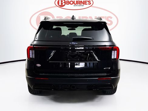 Used 2025 Ford Explorer ST-Line w/ ST-Line Street Pack AWD/4WD image 9