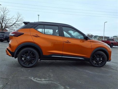 Used 2024 Nissan Kicks SR w/ SR Premium Package image 30