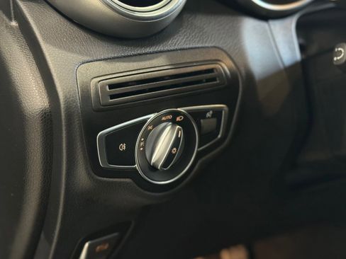 Used 2022 Mercedes-Benz GLC 300 4MATIC image 12