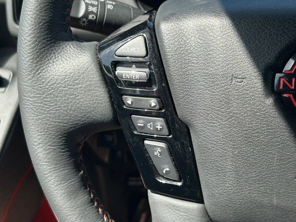 Used 2026 Nissan Frontier PRO-4X AWD/4WD image 38