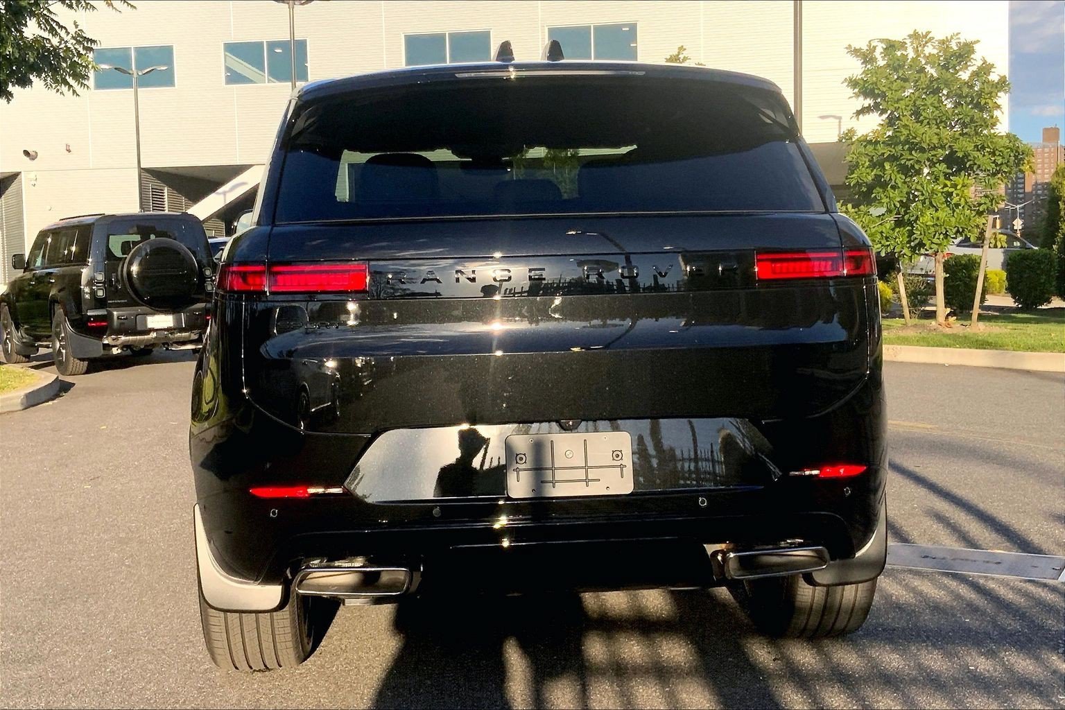 New 2027 Land Rover Range Rover Sport Dynamic SE AWD/4WD image 4