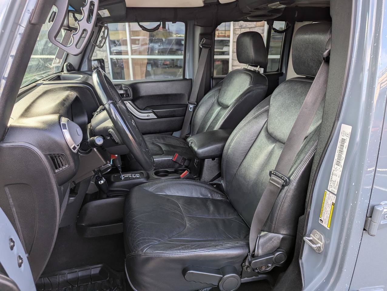Used 2014 Jeep Wrangler Unlimited Sahara w/ Connectivity Group AWD/4WD image 10