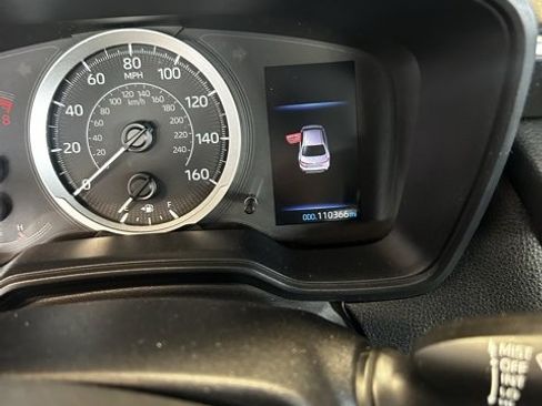 Used 2021 Toyota Corolla LE image 9