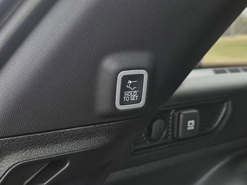 New 2026 Jeep Grand Cherokee Altitude image 9