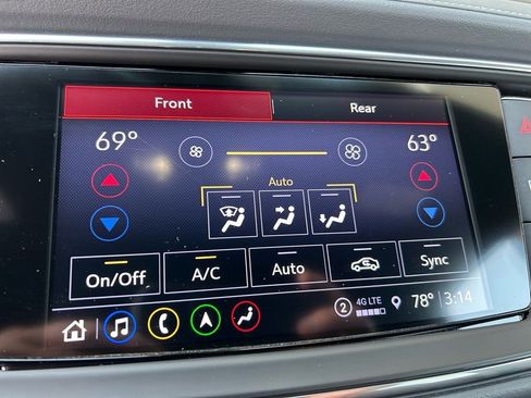 Used 2024 Buick Enclave Premium image 30