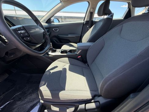 Used 2025 Kia K4 FWD image 25