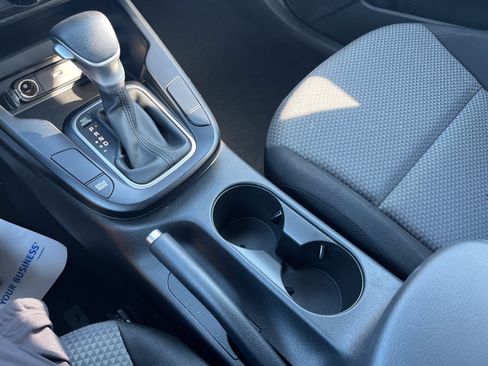 Used 2025 Kia Soul LX w/ LX Technology Package FWD image 24