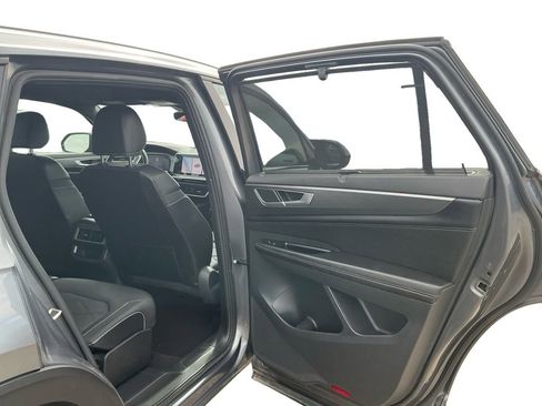 Used 2024 Volkswagen Atlas Cross Sport SE AWD/4WD image 20