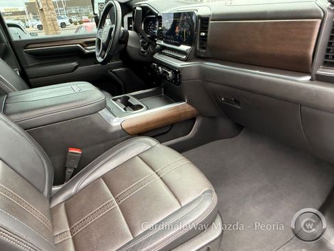 Used 2024 Chevrolet Silverado 3500 High Country image 14