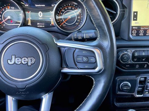 Used 2019 Jeep Wrangler Unlimited Sahara AWD/4WD image 17