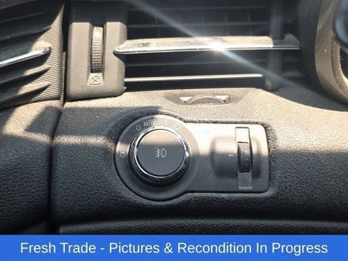 Used 2016 Chevrolet Malibu LTZ FWD image 17