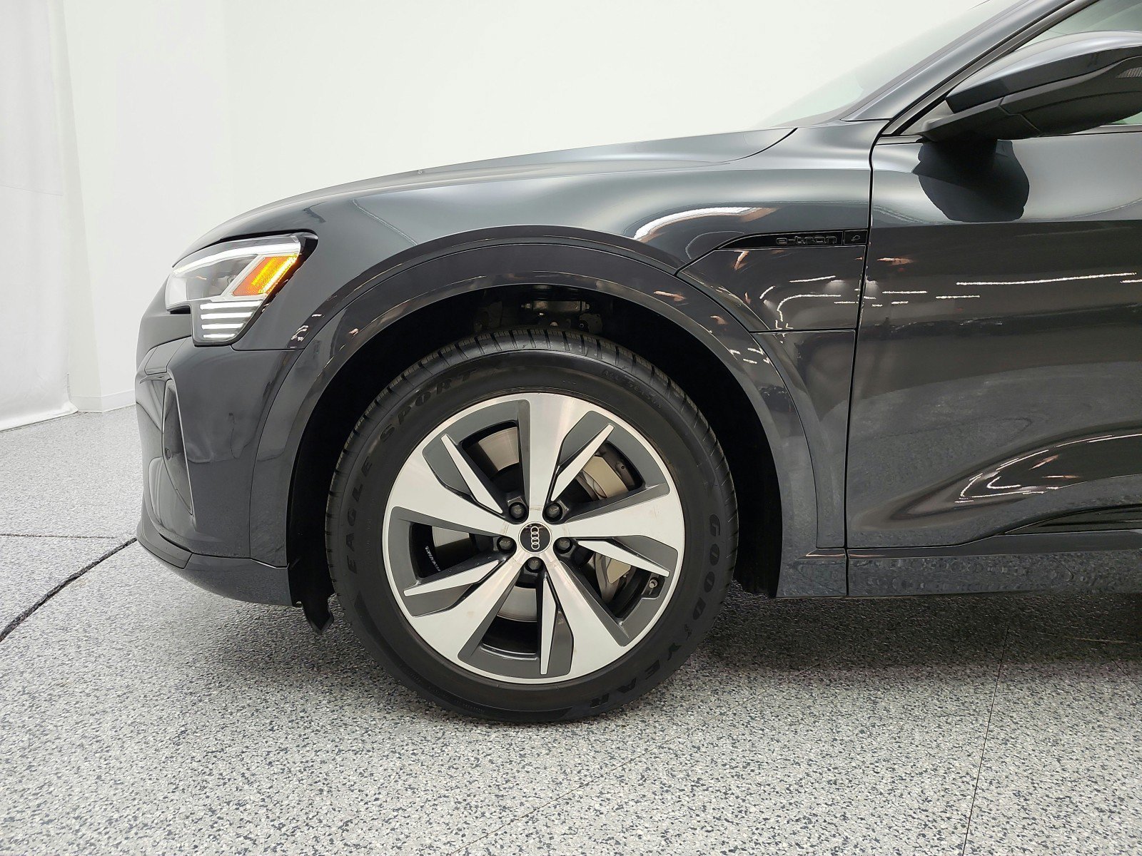 Used 2024 Audi Q8 e-tron Premium AWD/4WD image 30
