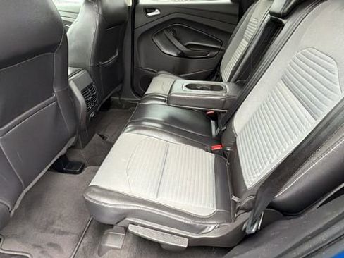 Used 2019 Ford Escape SE image 16