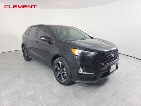 Used 2020 Ford Edge ST w/ Cold Weather Package image 3