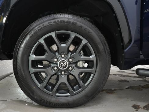 Used 2023 Toyota Tundra Platinum AWD/4WD image 33