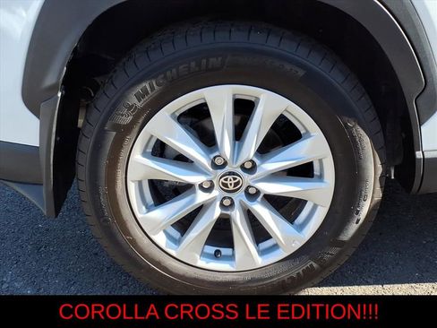 Used 2023 Toyota Corolla Cross LE w/ Moonroof Package AWD/4WD image 8