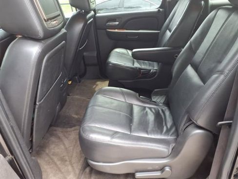 Used 2013 Chevrolet Suburban LT w/ Luxury Package image 9