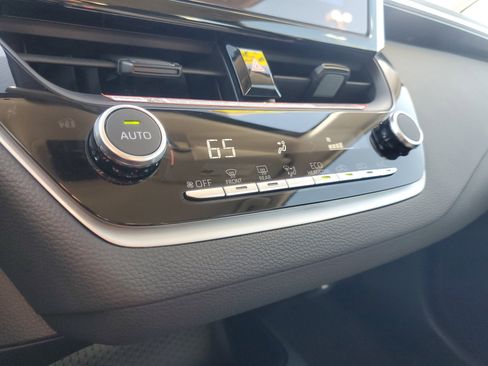 Used 2025 Toyota Corolla LE image 26