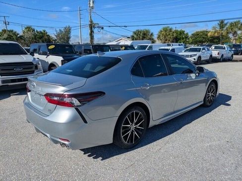 Used 2021 Toyota Camry SE w/ Convenience Package image 7