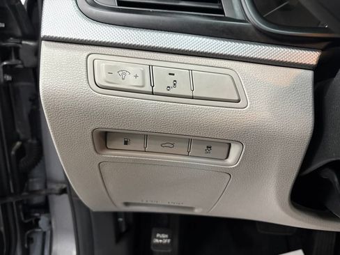 Used 2018 Hyundai Sonata SE FWD image 17