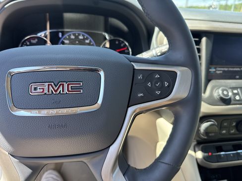 Used 2023 GMC Acadia Denali w/ Denali Ultimate Package AWD/4WD image 17