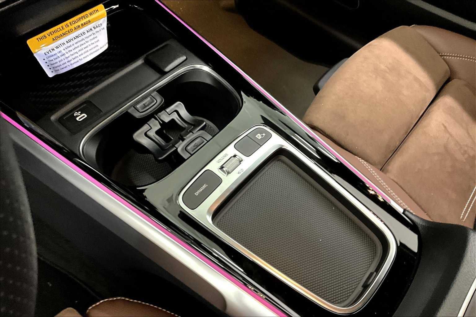 Certified 2025 Mercedes-Benz GLB 35 AMG 4MATIC image 7