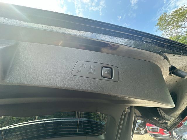 Used 2022 Lincoln Corsair AWD w/ Premium Package image 46