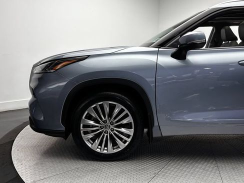 Used 2024 Toyota Highlander Platinum AWD/4WD image 5