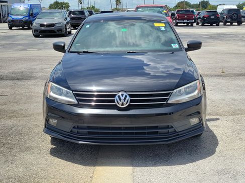 Used 2016 Volkswagen Jetta Sport FWD image 2