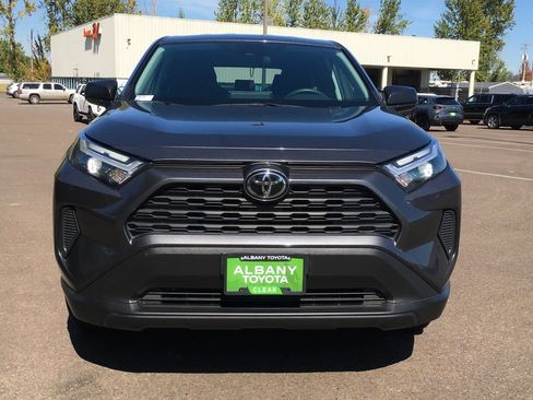Used 2025 Toyota RAV4 LE AWD/4WD image 10