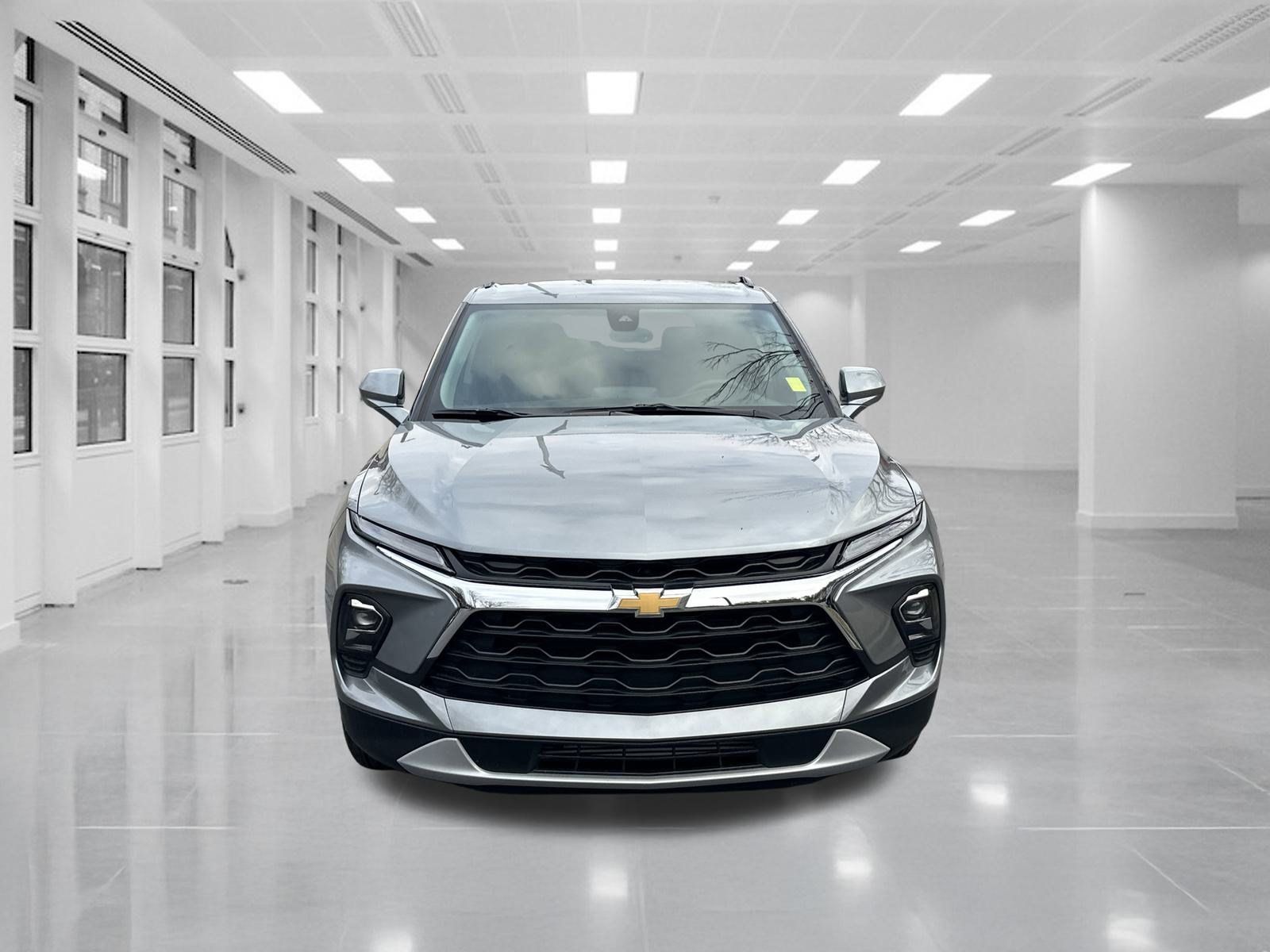 New 2025 Chevrolet Blazer LT w/ Convenience Package FWD image 2