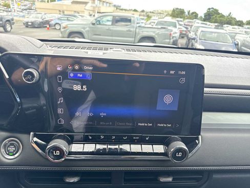 Used 2023 Chevrolet Colorado LT w/ LT Convenience Package II RWD image 17