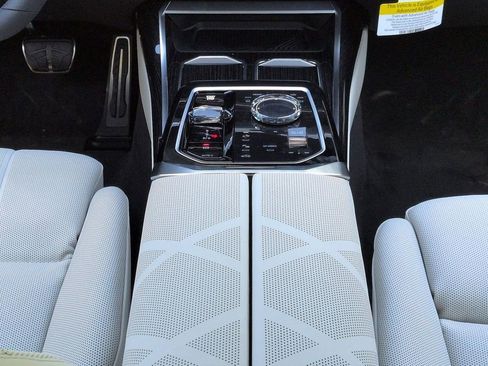 New 2026 BMW 740i RWD image 19