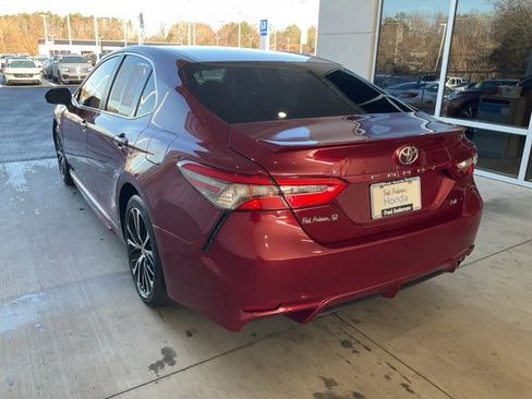 Used 2018 Toyota Camry L image 19
